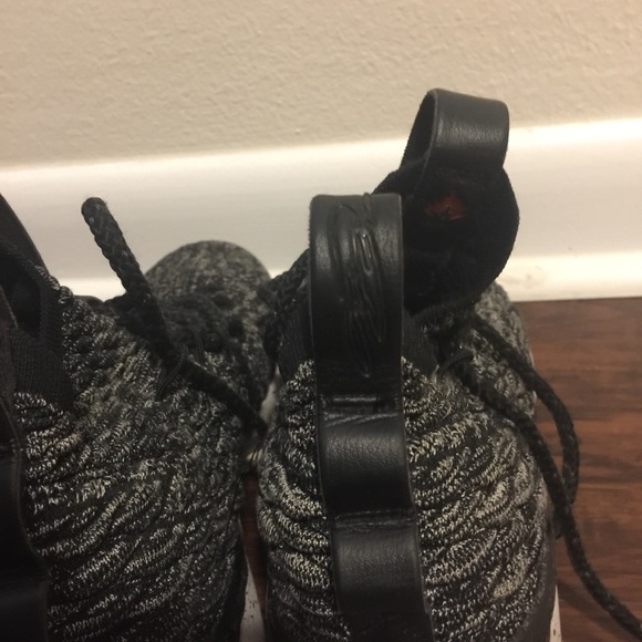 Nike lebron 15 Boys Sneakers Black & Taupe Size 5Y - Picture 3 of 8